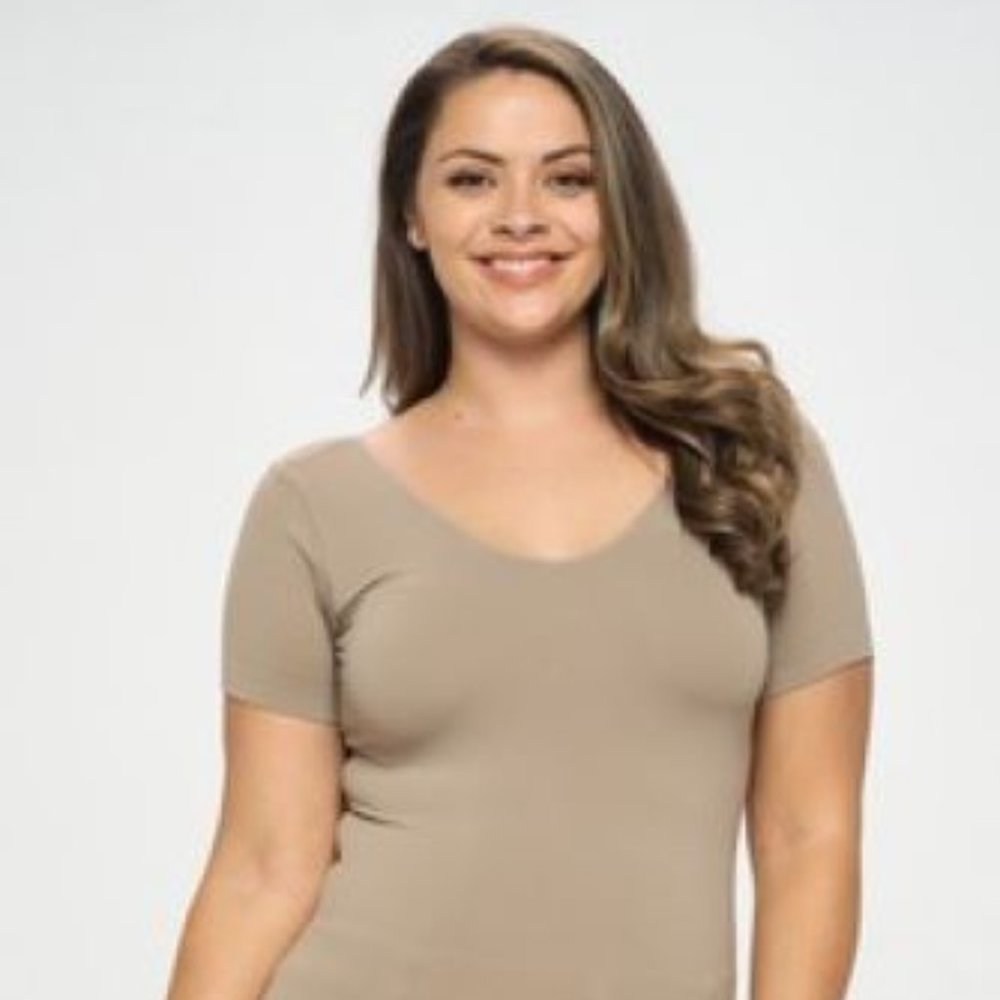Seamless Short Sleeve Top - One Size Plus Light Mocha